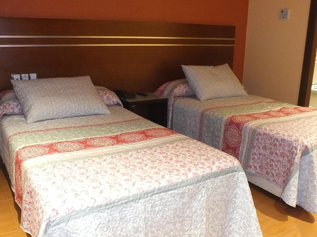 Motel Los Abedules Oviede Extérieur photo