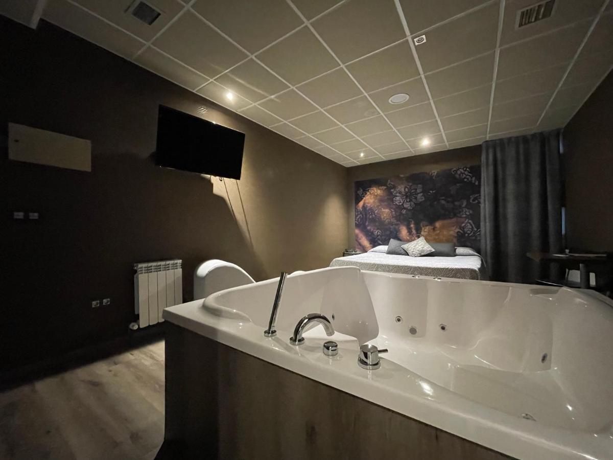 Motel Los Abedules Oviede Extérieur photo