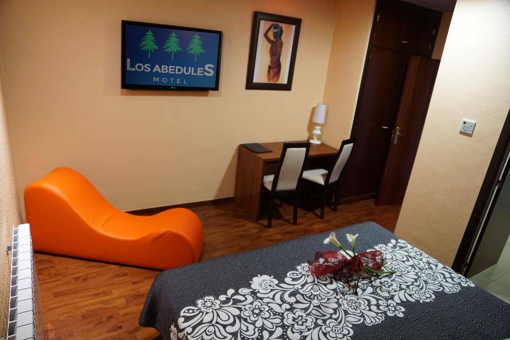 Motel Los Abedules Oviede Extérieur photo