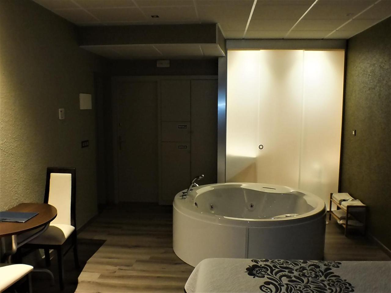 Motel Los Abedules Oviede Extérieur photo
